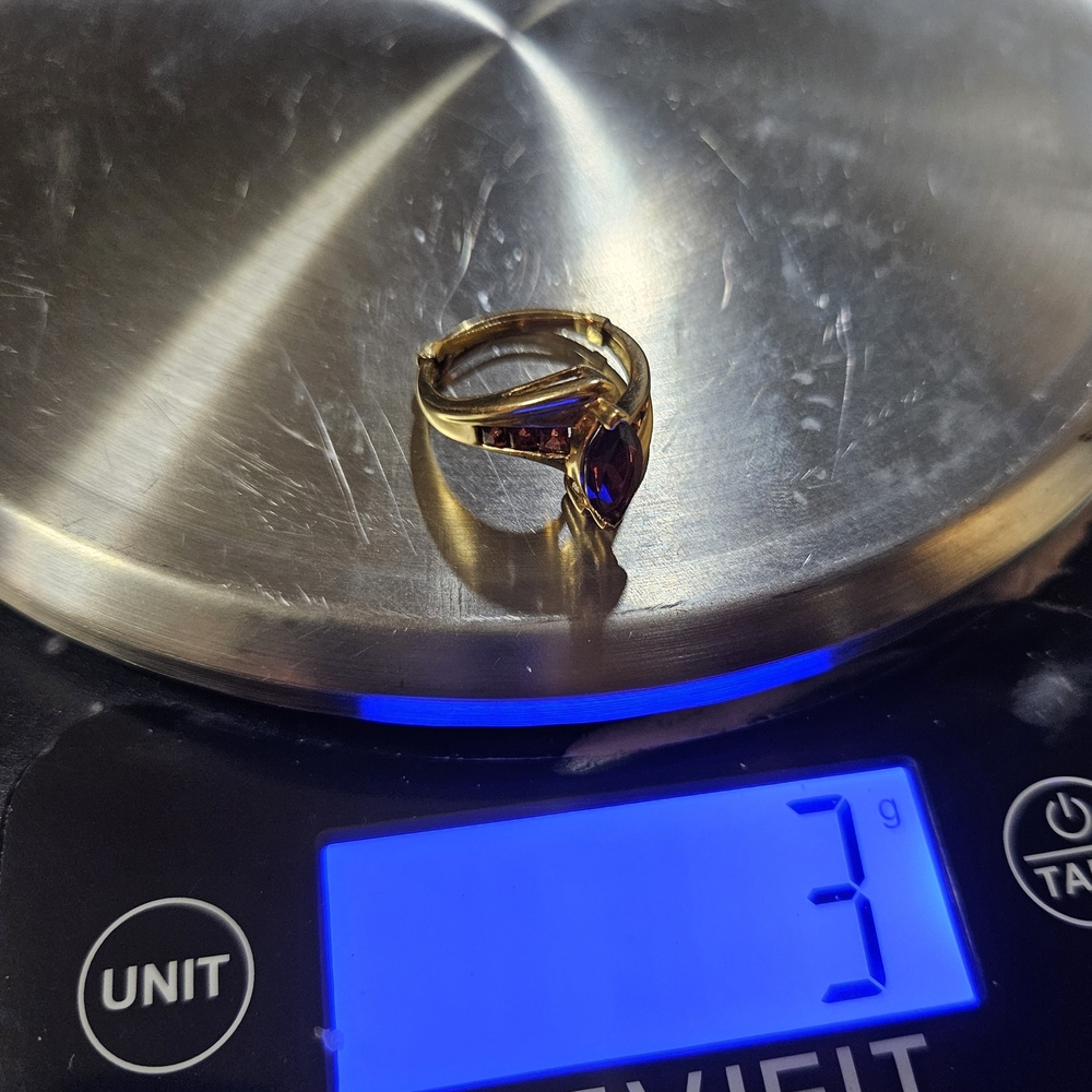 10k Gold and Garnet Ring Sz 5.5 - Picture 5 of 9